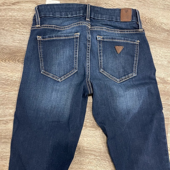 Guess power curvy mid-wash jeans. mid rise, worn once or twice. - Picture 5 of 8